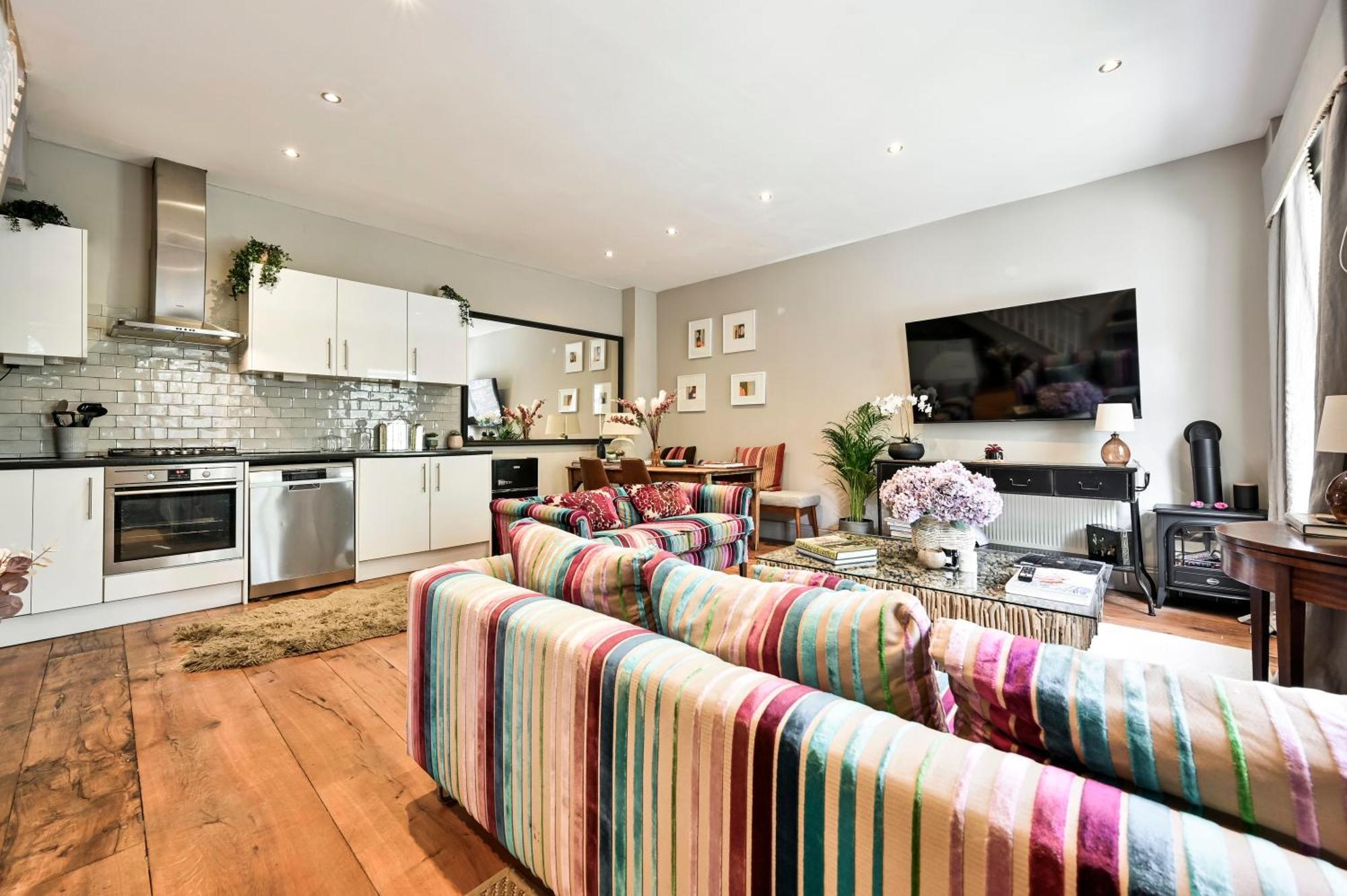 Magnificent 2 Bed Hyde Park Mews House Apartment London Bagian luar foto